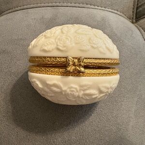 Formalities By Baum Bros Egg Shaped Trinket Box Beige Embossed Roses Hinged